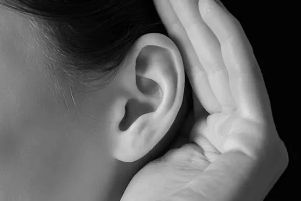 How to notice the symptoms of "deafness" yourself